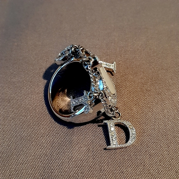 Dior authentic inlay pearl and crystals ring - Picture 4 of 7